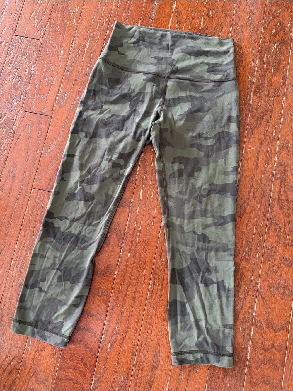 lululemon athletica Women's Green Camo Leggings align